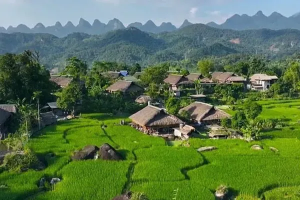 Haut-Tonkin Sauvage en 10 jours : De Ha Giang à Ban Gioc et Baie de Lan Ha