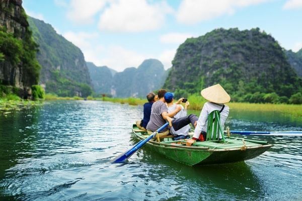 Diptyque calcaire : Ninh Bình & croisière en baie d'Halong — 3 jours