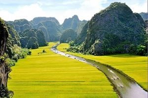 Diptyque calcaire : Ninh Bình & croisière en baie d'Halong — 3 jours