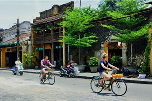 Échappée à vélo et artisanat des lanternes à Hội An — 1 jour