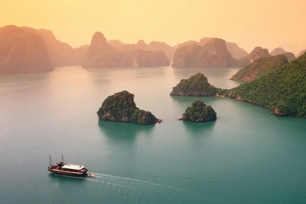 Lune de Miel Enchantée au Vietnam : romance et douceur en 13 jours