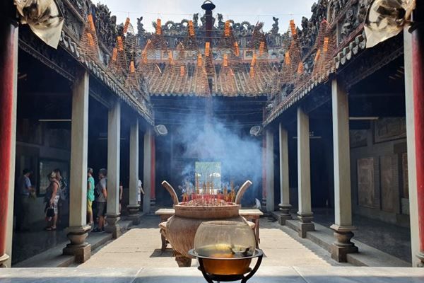 Du Sud au Nord : De l'Ancienne Saigon à Hanoï