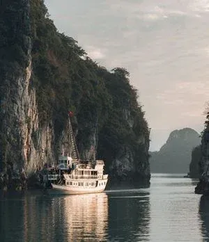 Du Sud au Nord : De l'Ancienne Saigon à Hanoï