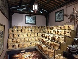 Du Sud au Nord : De l'Ancienne Saigon à Hanoï